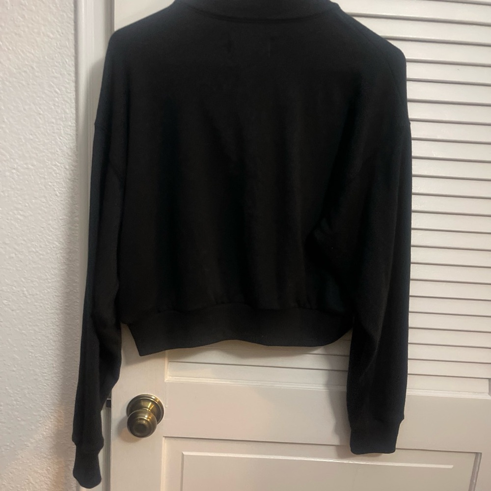 Victoria's Secret Black Quarter-Zip crop sweatshirt NWT - Picture 6 of 7